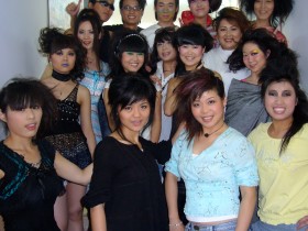 学院派的三大化妆学校和民间三大化妆学校差距有远