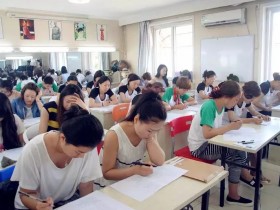 别羡慕影视化妆师!24 小时待命的剧组生存实录