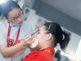 影视化妆师工资有多高?入行 20 年王老师说真话