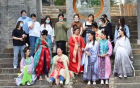 广西有影视化妆学校吗