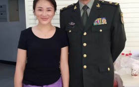 入行影视化妆 10 年，月入 2 万我却选择离场：这碗饭，真的没那么好端