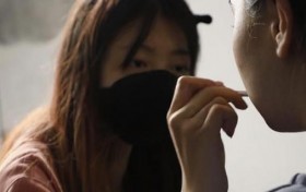 别再信网上低价噱头！正规影视化妆学费 + 杂费明细大公开