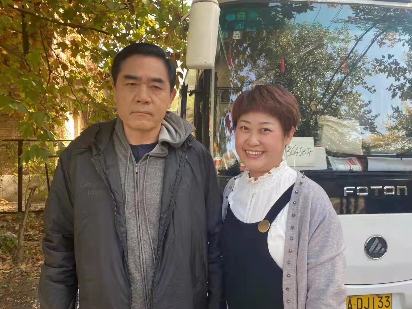 影视化妆行业的工作强度如何？比如跟组化妆是否需要经常加班或出差