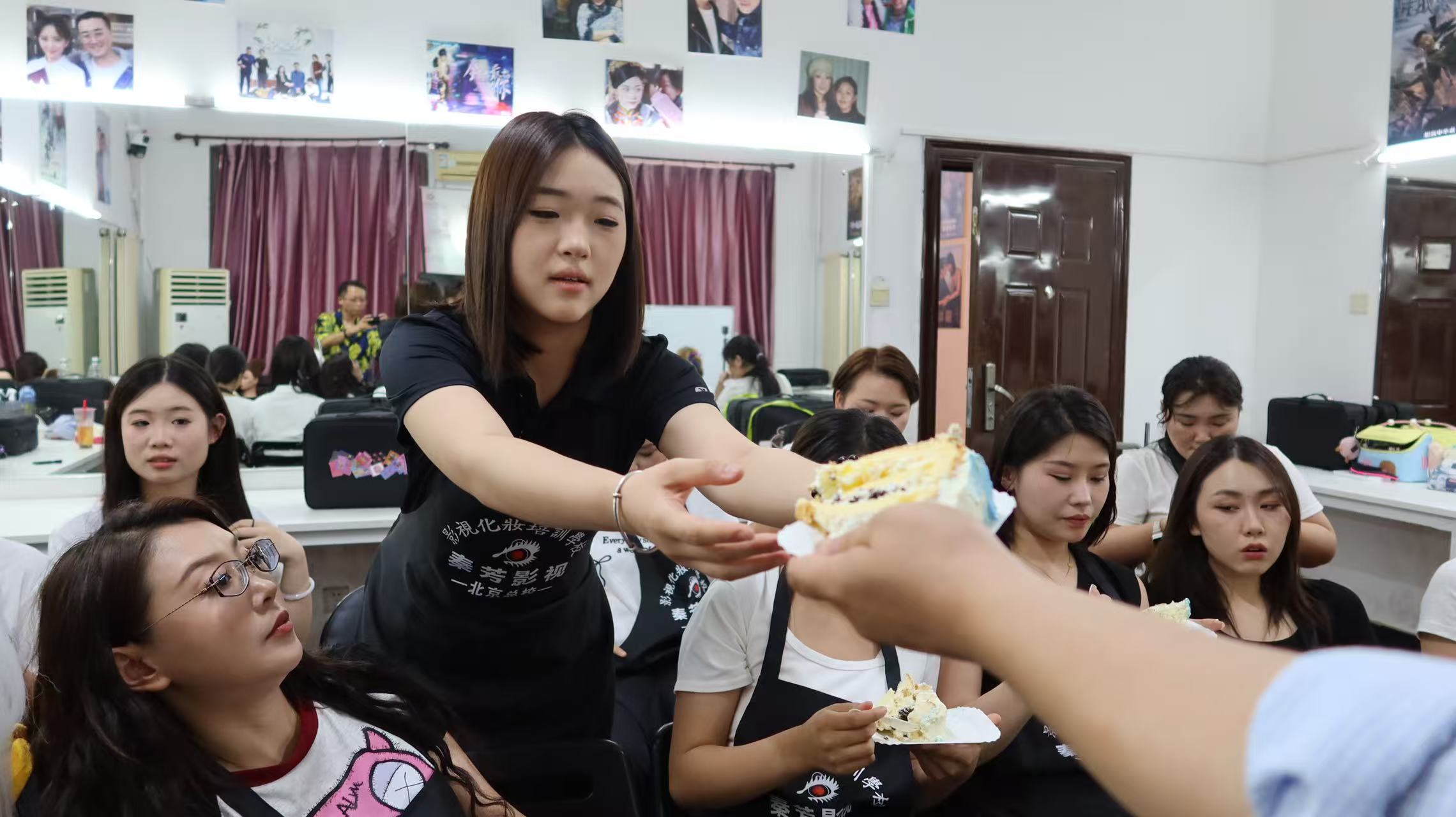 真人案例：学完影视化妆培训，我用 1 年时间从助理做到主化，附学习攻略