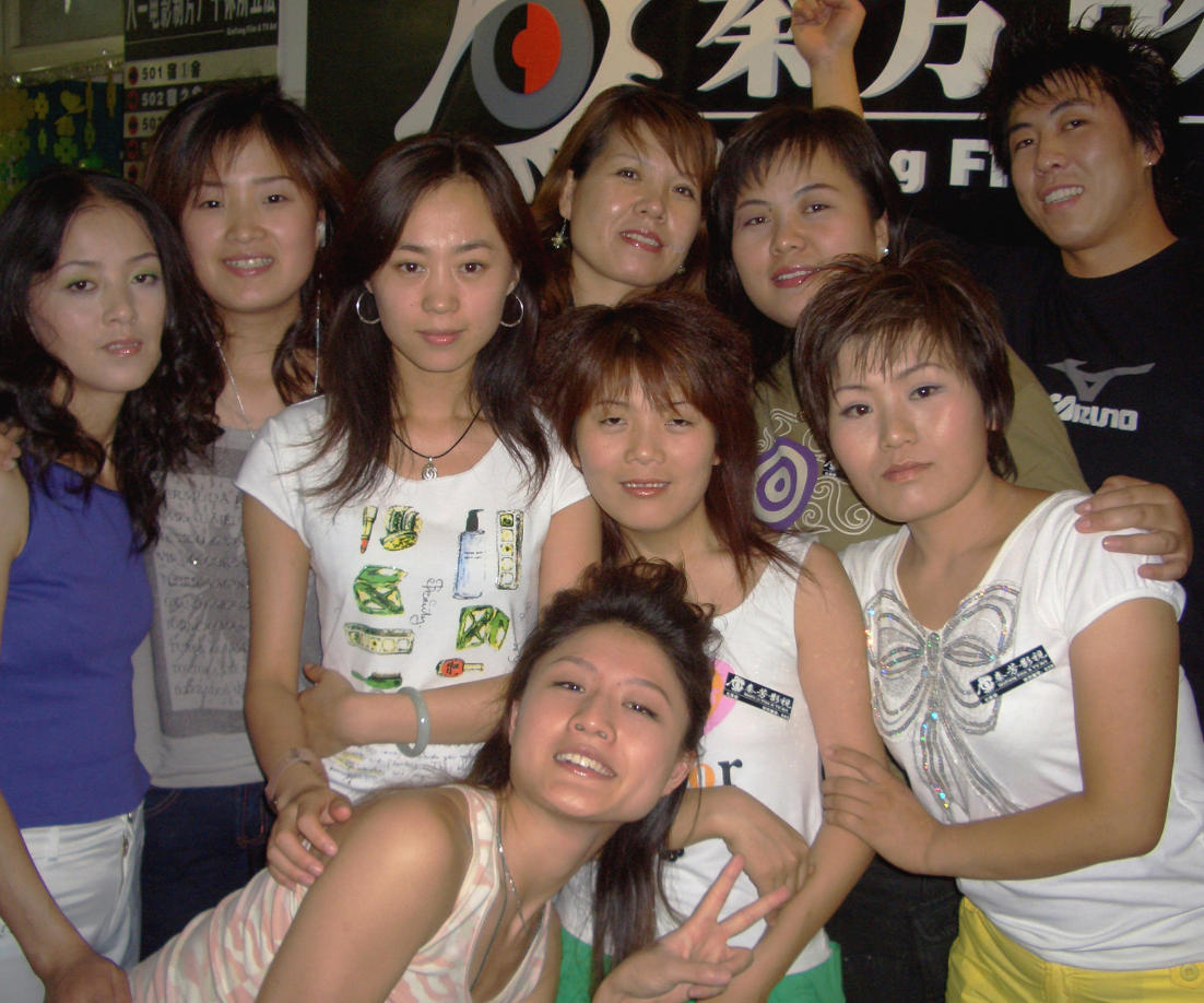 去东方丽人美甲学校学影视化妆是否靠谱