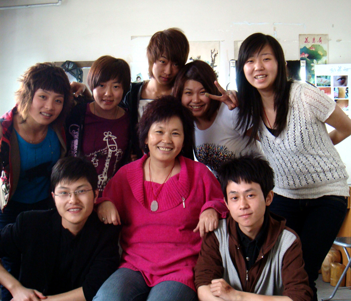 影视化妆学习期间有实习吗？学校安排吗