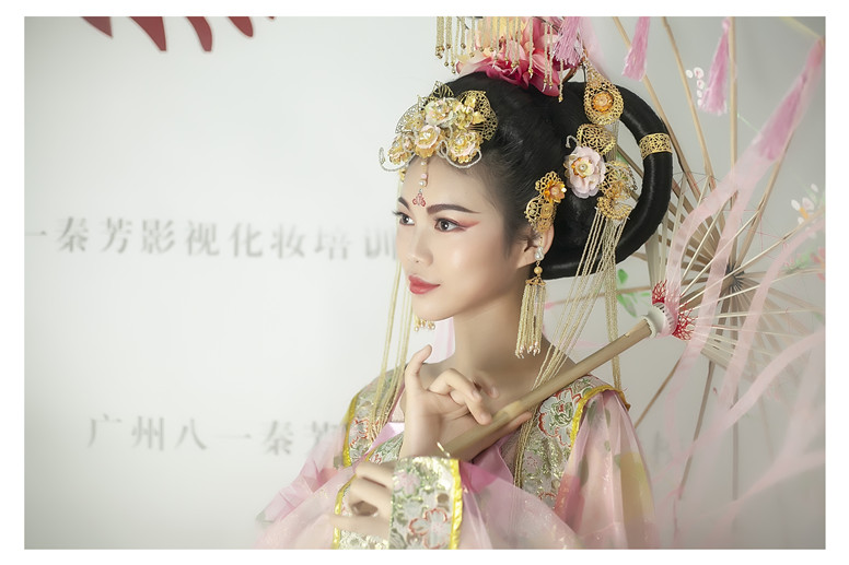 去剧组当化妆助理，真实工作内容