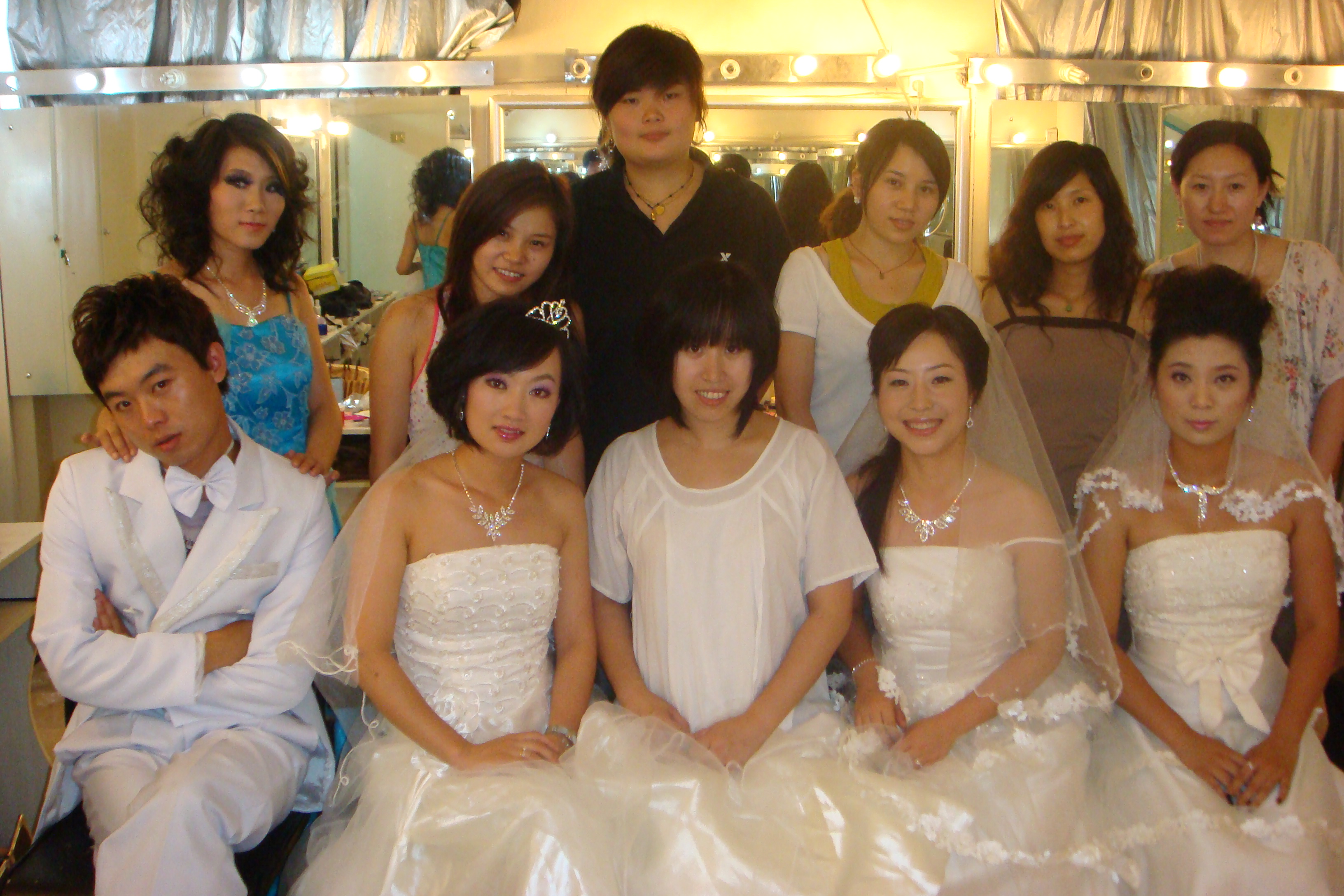 别羡慕影视化妆师！24 小时待命的剧组生存实录