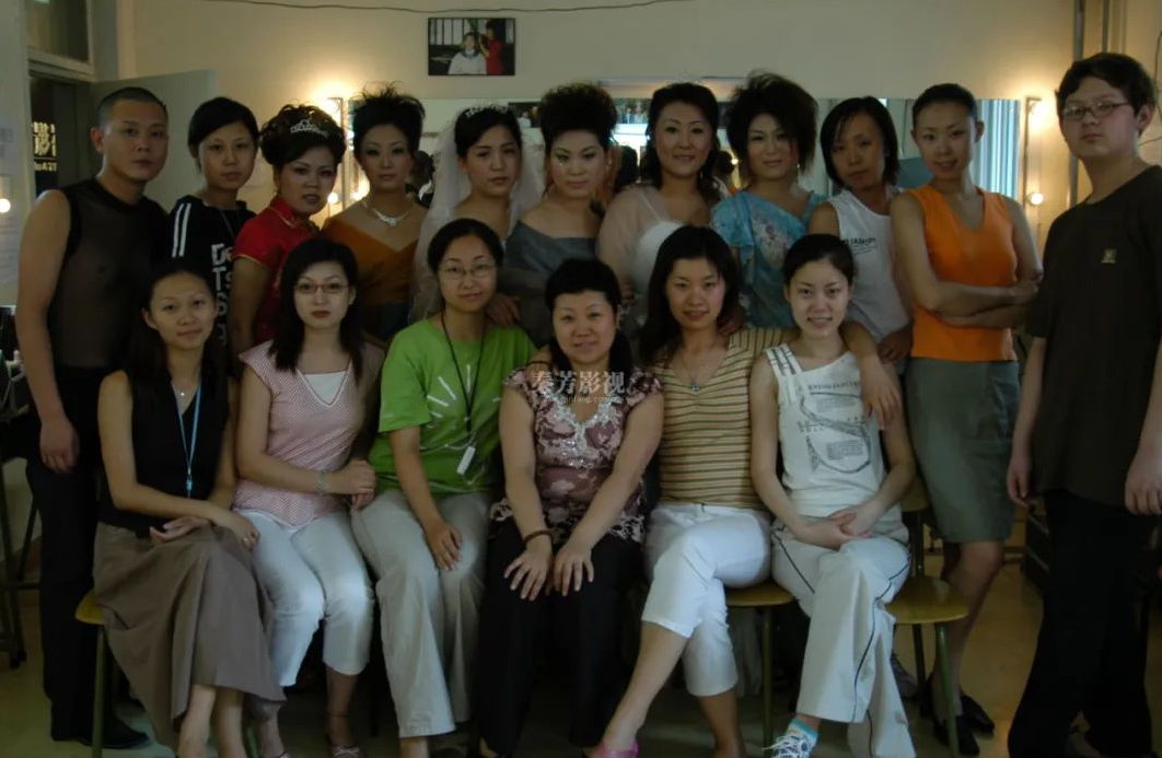 进了影视化妆学校 如果想往特效方面发展 应该注意哪方面