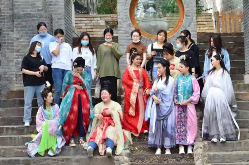 剧组化妆师进修指南：选对方向 + 找对时间，告别技术盲区