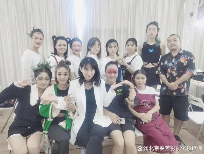 影视化妆在国内好找工作吗