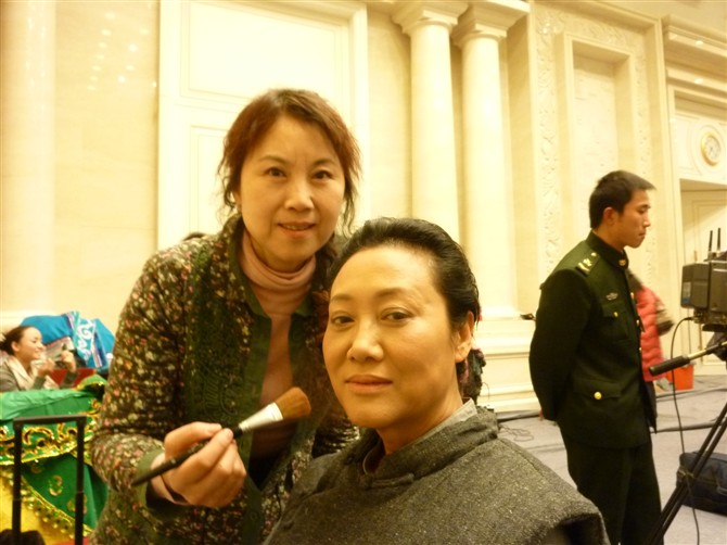 一个美甲师每天日常工作，真的很轻松吗