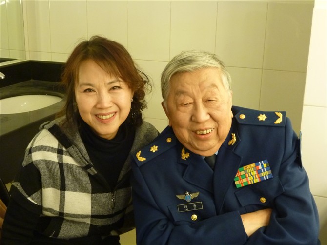 别再踩雷！挑选正规影视化妆学校的 4 个关键要点