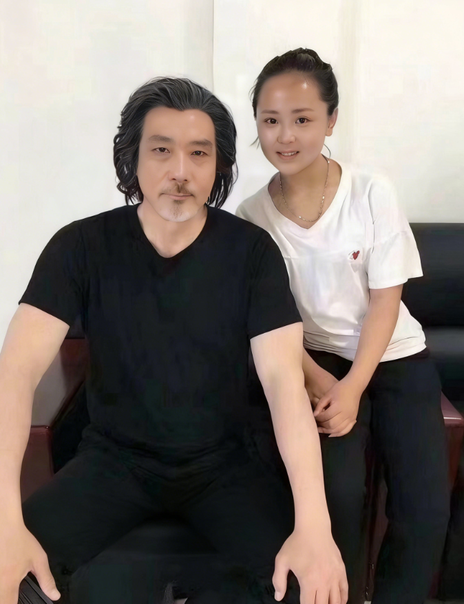 影视化妆学费多少？含初级/中级/高级课程费用+就业前景